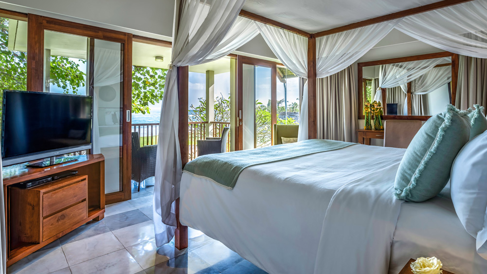 Seseh Beach Villa I - Guest bedroom with a view